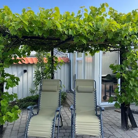 Newly Renovated Summer House 40 M From The Water Ferienhaus *