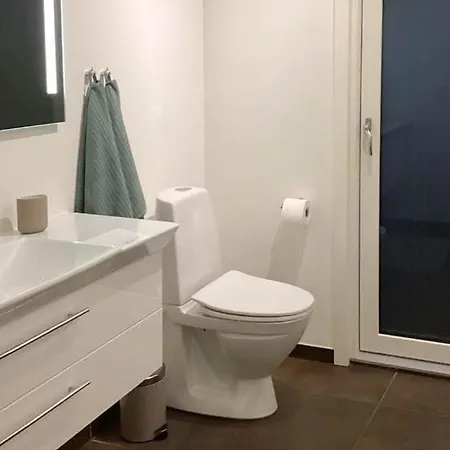 Newly Renovated Summer House 40 M From The Water Ferienhaus