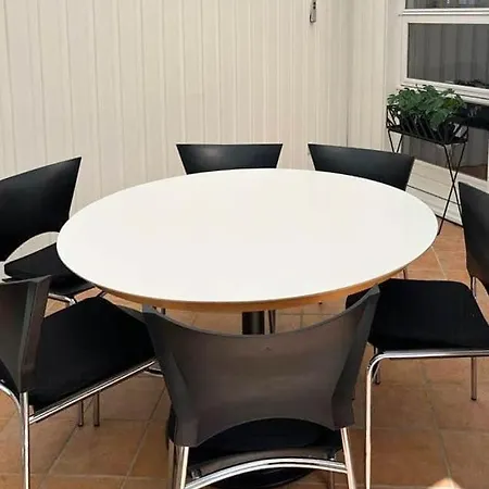 Newly Renovated Summer House 40 M From The Water Feriehus